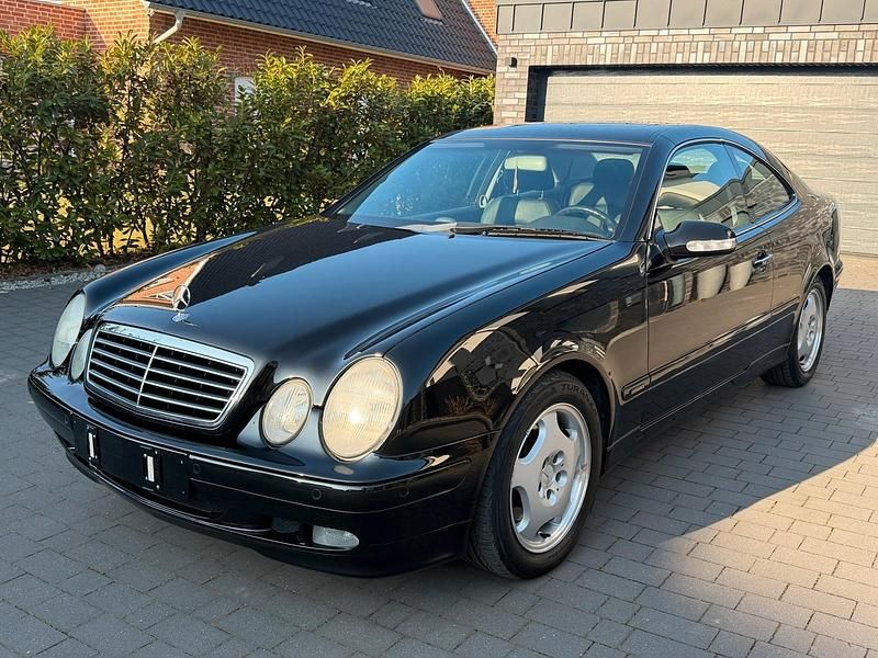 Schwarz Gebraucht 2001 Mercedes CLK320 Elegance Coupé | 5.500 € (Guter Preis) - Bild 1/4