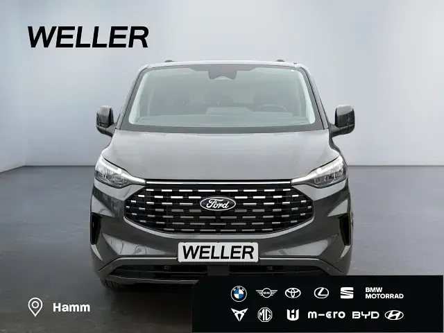 Gebraucht Ford Tourneo Titanium 136 PS (100 kW) 2025 Grau Van / Kleinbus