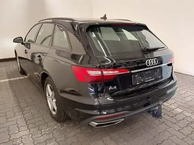 Gebraucht Audi A4 Ambiente 163 PS (119 kW) 2023 Brillantschwarz Kombi