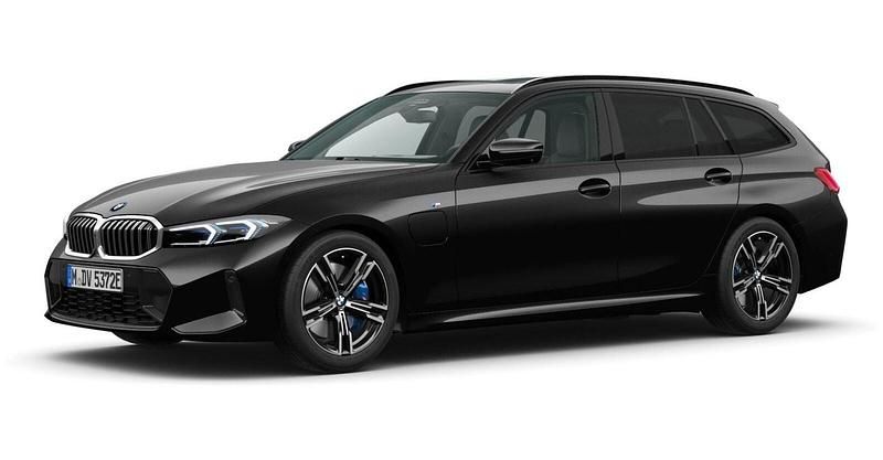 Schwarz Gebraucht 2025 BMW 330e Comfort Edition Kombi | 52.233 € (Teuer) - Bild 1/4