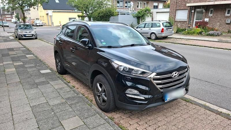 Schwarz Gebraucht 2016 Hyundai Tucson SUV | 12.000 € (Guter Preis) - Bild 1/4