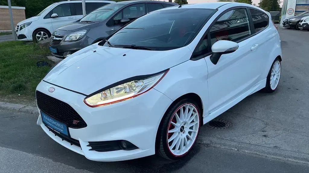 Gebraucht Ford Fiesta ST 182 PS (133 kW) 2015 Weiß Kleinwagen