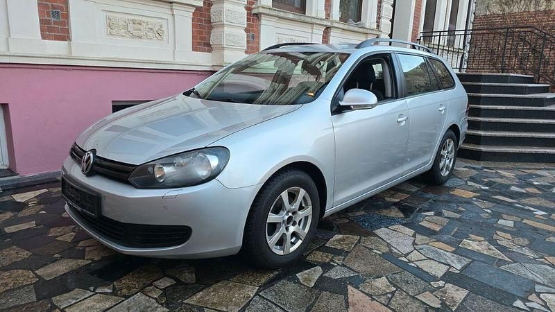 Gebraucht VW Golf VI 105 PS (77 kW) 2010 Silber Kleinwagen