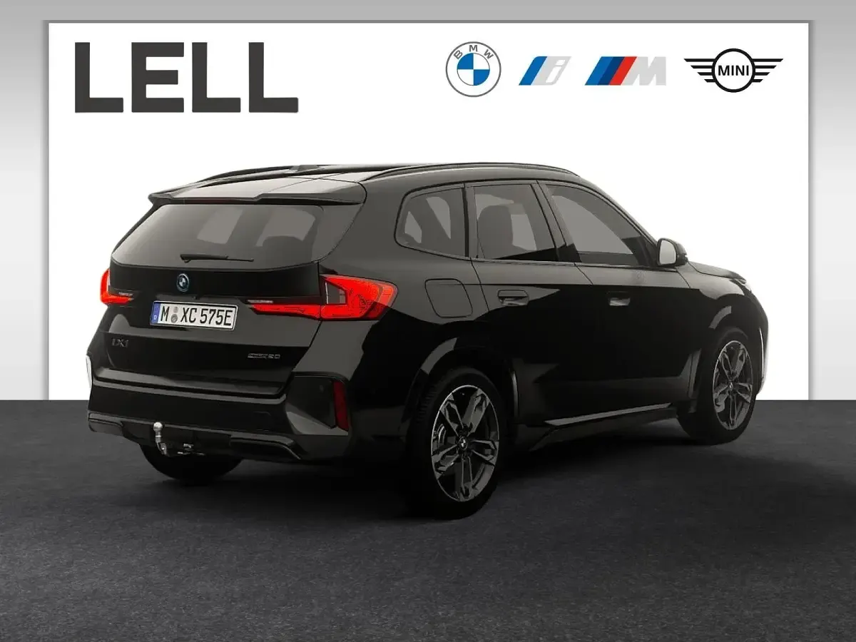 Gebraucht BMW iX1 M Sport 150 kW (204 PS) 2026 Black sapphire SUV