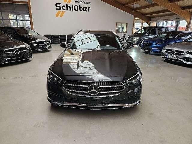 Gebraucht Mercedes E220 Avantgarde 194 PS (142 kW) 2021 Grau Kombi