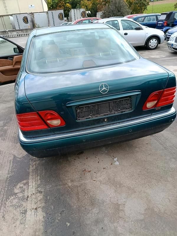 Gebraucht Mercedes E200 136 PS (100 kW) 1998 Grün Limousine