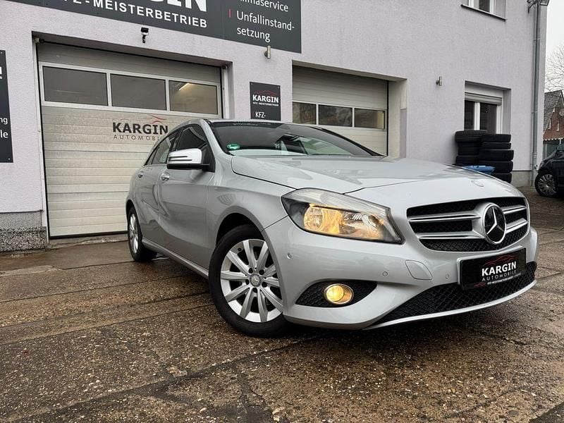Gebraucht Mercedes A180 122 PS (89 kW) 2013 Silber Limousine