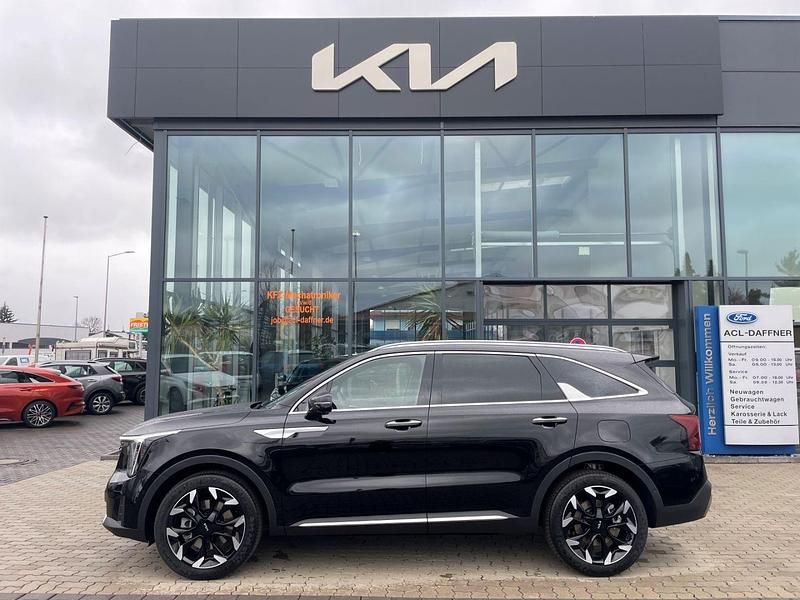 Schwarz Neu 2025 Kia Sorento 3 SUV | 58.390 € (Fairer Preis) - Bild 1/4