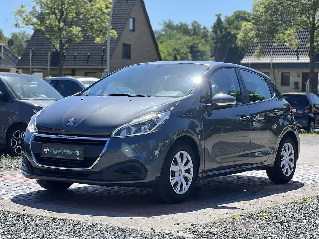 Gebraucht Peugeot 208 Active 82 PS (60 kW) 2015 Grau Kleinwagen