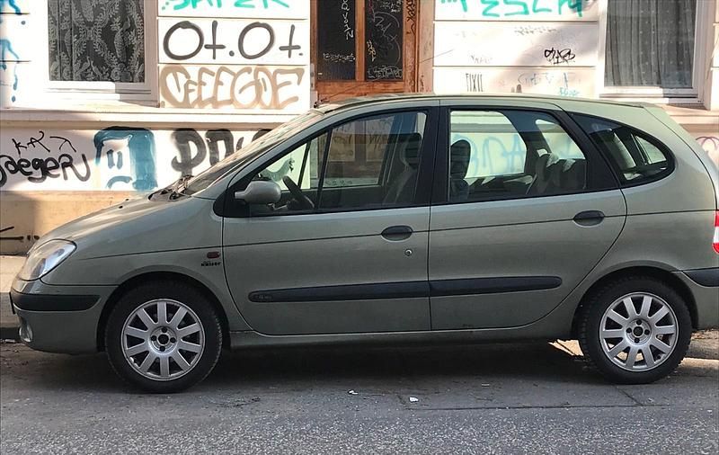 Gebraucht Renault Scénic 105 PS (77 kW) 2002 Grün Van / Kleinbus