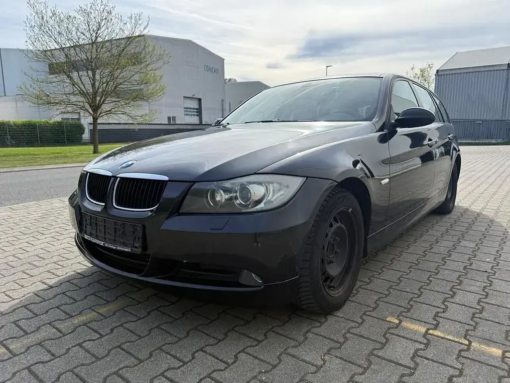 Gebraucht BMW 320 163 PS (119 kW) 2005 Schwarz Kombi