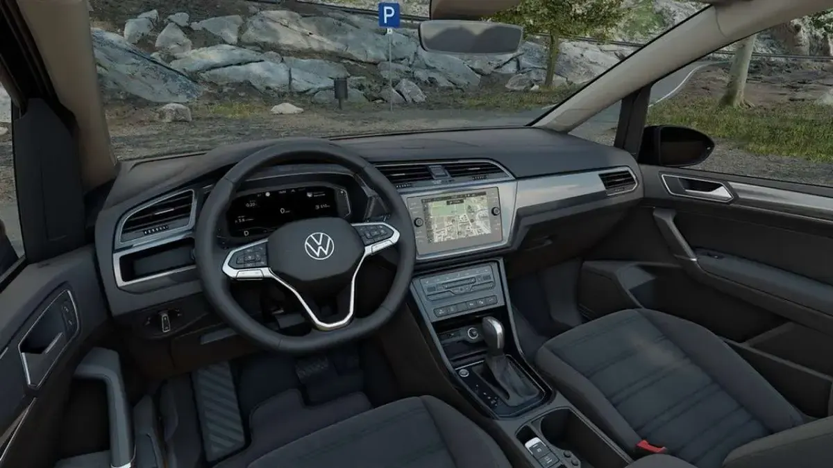 Gebraucht VW Touran Highline 150 PS (110 kW) 2025 Schwarz Van / Kleinbus