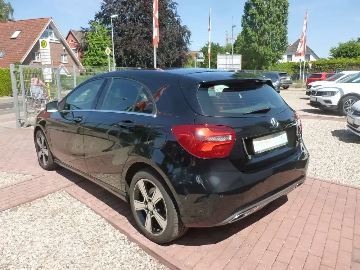 Gebraucht Mercedes A250 Business 211 PS (155 kW) 2017 Schwarz Kleinwagen