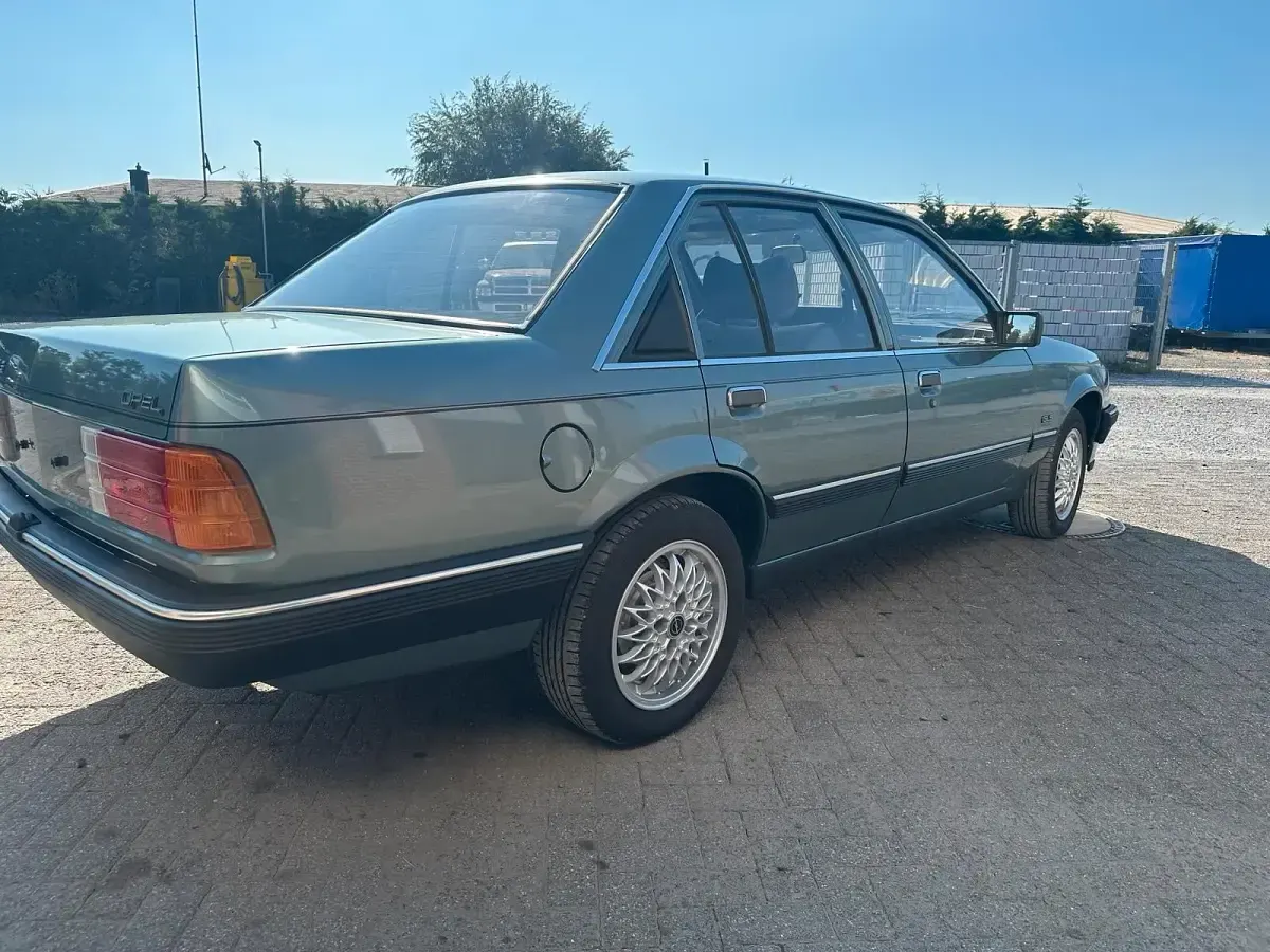 Gebraucht Opel Rekord Exklusiv 101 PS (74 kW) 1984 Limousine