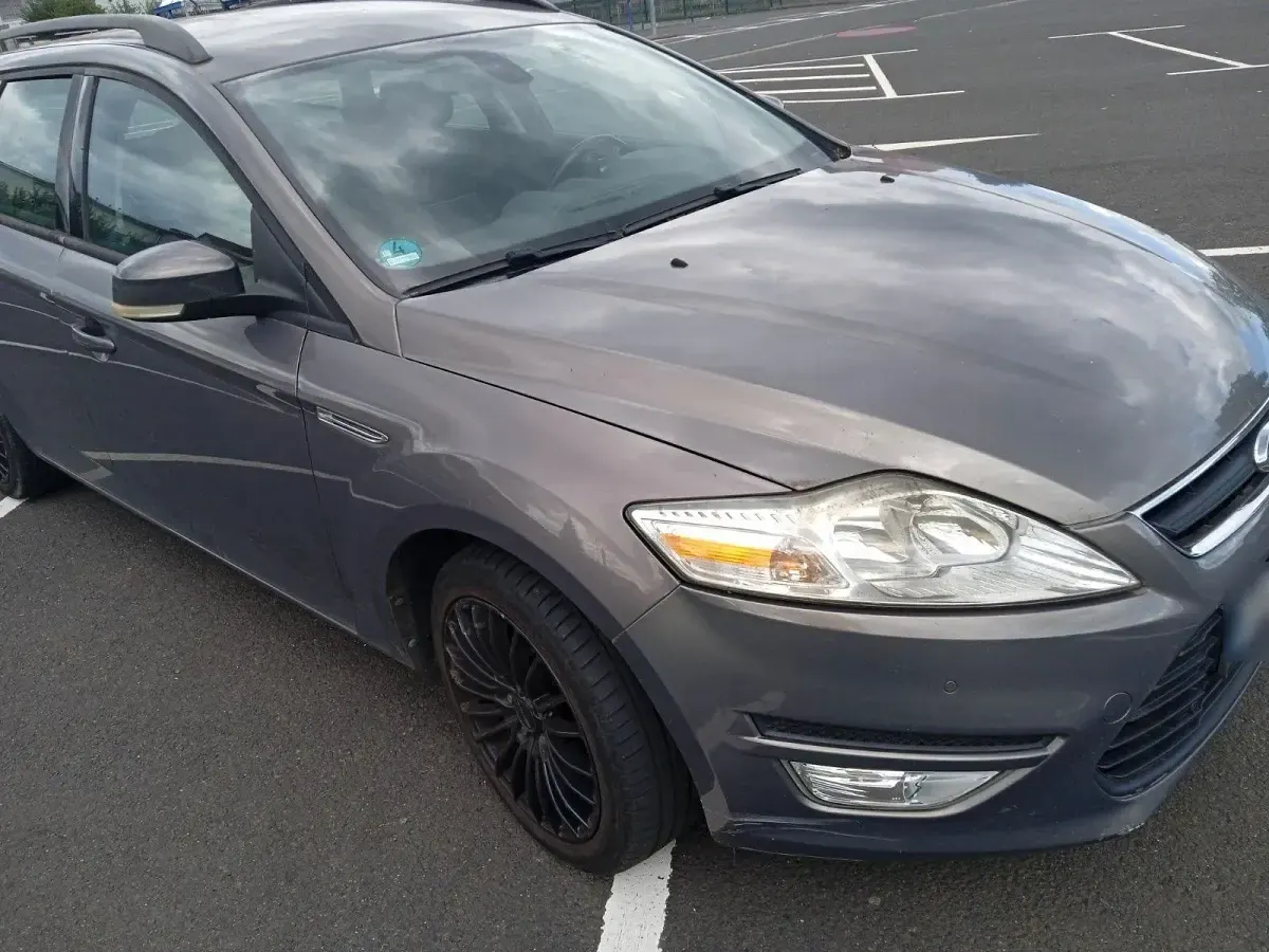 Gebraucht Ford Mondeo Titanium 145 PS (106 kW) 2010 Grau Kombi