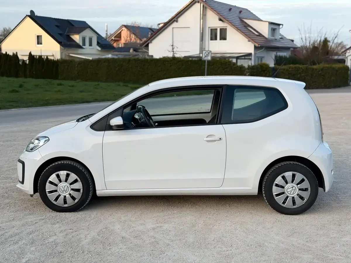 Second-hand VW up! 75 CP (55 kW) 2017 Alb Hatchback