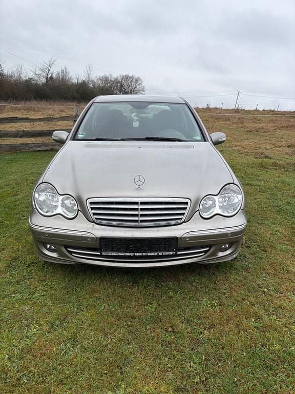 Silber Gebraucht 2006 Mercedes C200 Classic Limousine | 2.500 € (Superpreis) - Bild 1/4