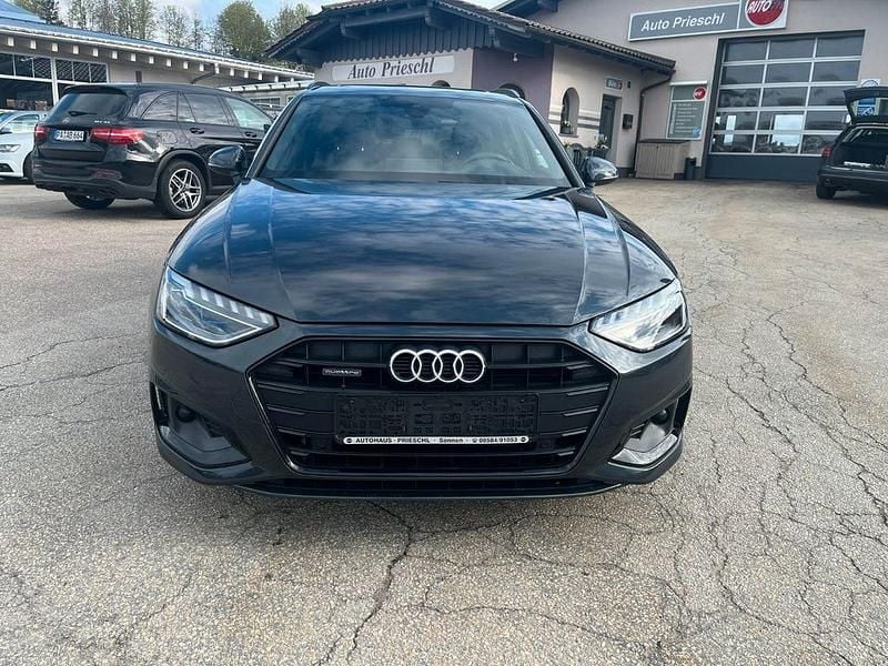 Second-hand Audi A4 Advanced 286 CP (210 kW) 2023 Gri Break