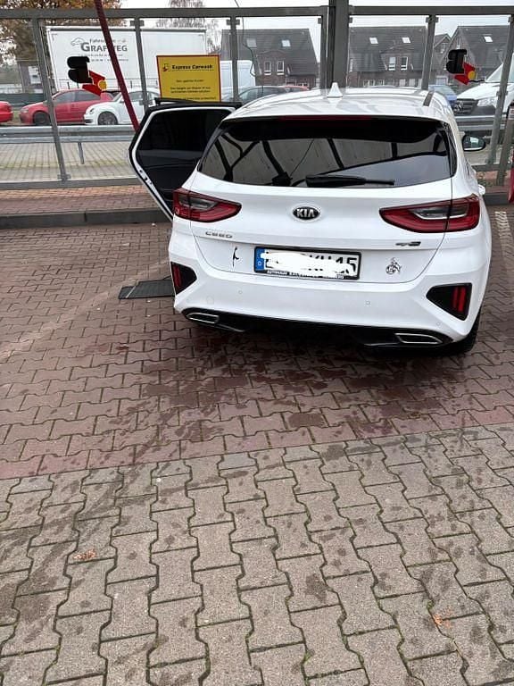 Gebraucht Kia Ceed GT GT-Line 140 PS (102 kW) 2020 Weiß Limousine