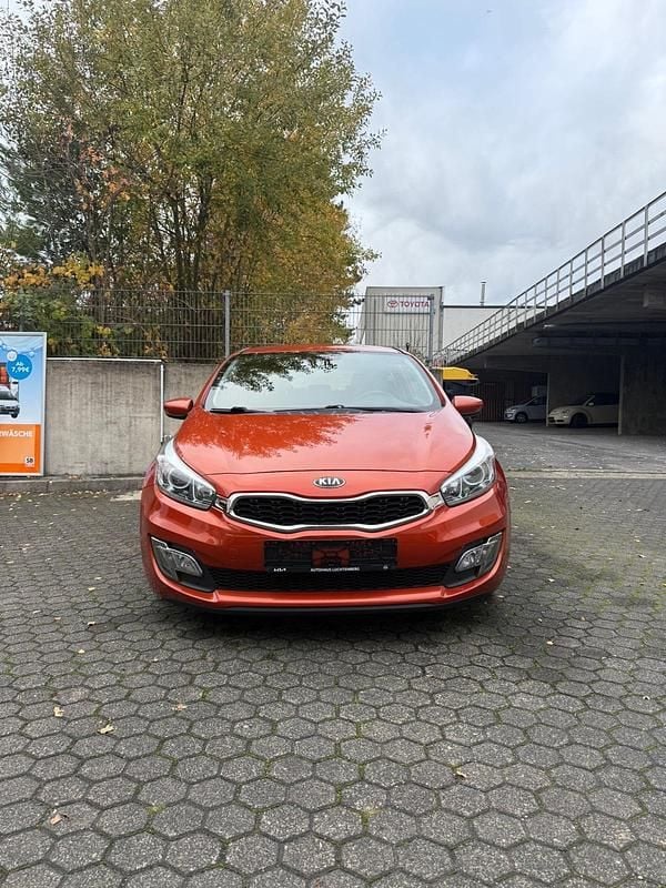 Orange Gebraucht 2016 Kia Ceed Coupé | 6.900 € (Guter Preis) - Bild 1/4