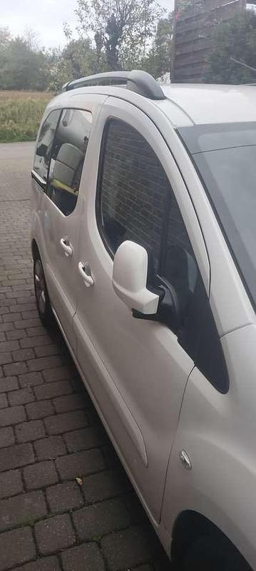 Weiß Gebraucht 2016 Citroën Berlingo Van / Kleinbus | 7.200 € (Guter Preis) - Bild 1/4