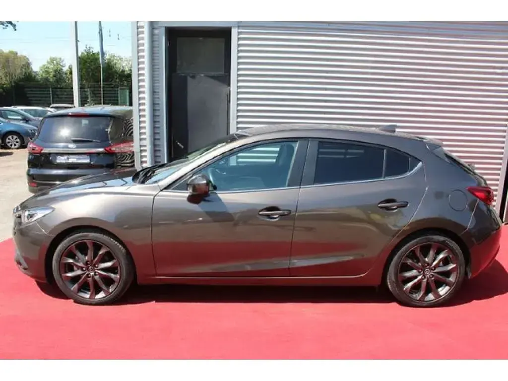 Gebraucht Mazda 3 Nakama 120 PS (88 kW) 2016 Titanium flash (metallic) Limousine