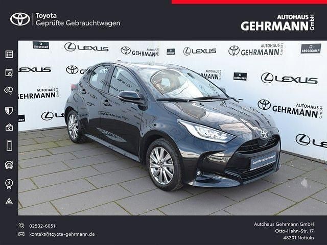 Schwarz Gebraucht 2023 Toyota Yaris Club Kleinwagen | 19.990 € (Fairer Preis) - Bild 1/4