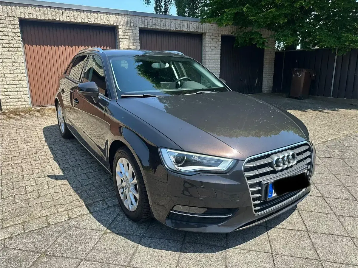 Gebraucht Audi A3 110 PS (80 kW) 2015 Braun Limousine