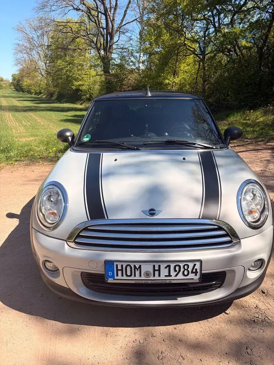 Käytetty Mini ONE 98 HP (72 kW) 2015 Hopea Viistoperä