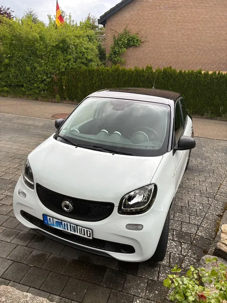 Gebraucht Smart ForFour 71 PS (52 kW) 2017 Weiß Kleinwagen
