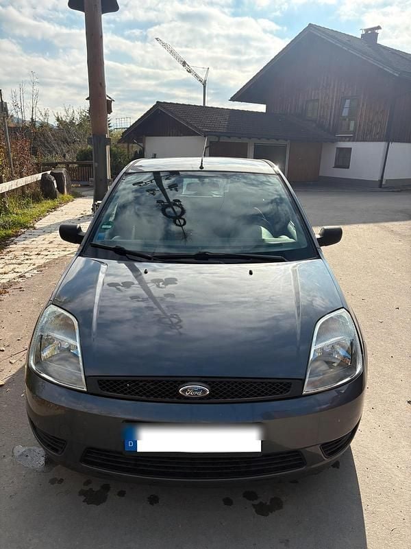 Grau Gebraucht 2005 Ford Fiesta Kleinwagen | 550 € (Superpreis) - Bild 1/4