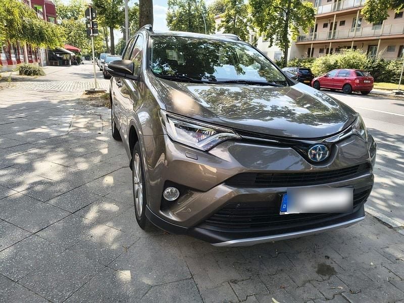 Braun Gebraucht 2017 Toyota RAV4 Hybrid Edition-S SUV | 21.500 € (Fairer Preis) - Bild 1/4