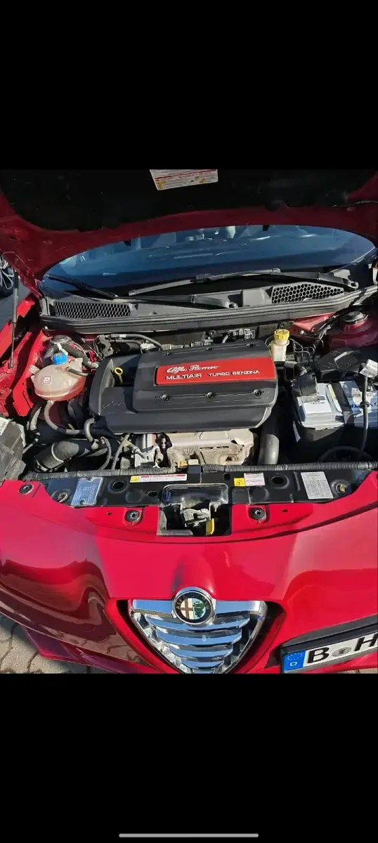 Gebraucht Alfa Romeo Giulietta Super 170 PS (125 kW) 2012 Rot Kleinwagen