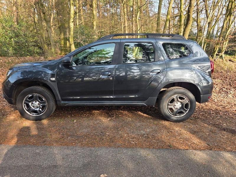 Gebraucht Dacia Duster Comfort 114 PS (83 kW) 2018 Grau SUV