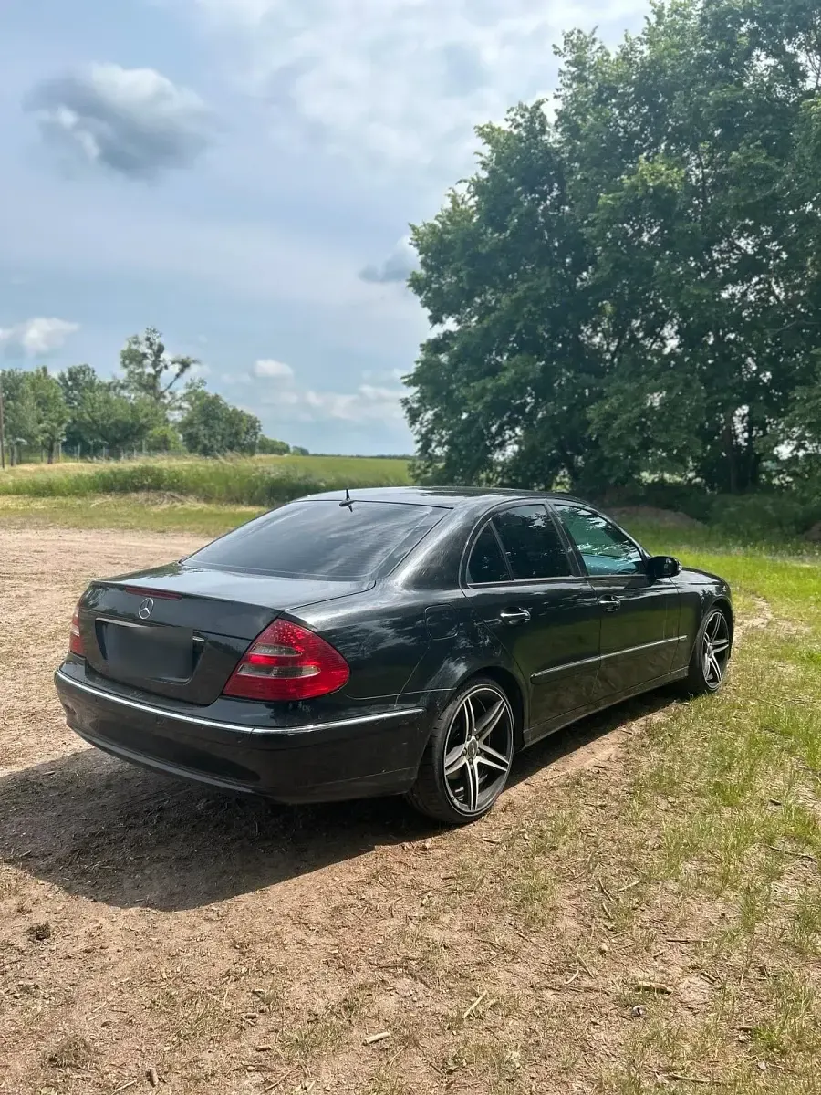 Gebraucht Mercedes E320 204 PS (150 kW) 2004 Schwarz Limousine