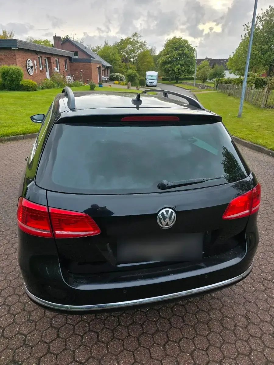 Usata VW Passat 140 CV (102 kW) 2013 Nero Station wagon