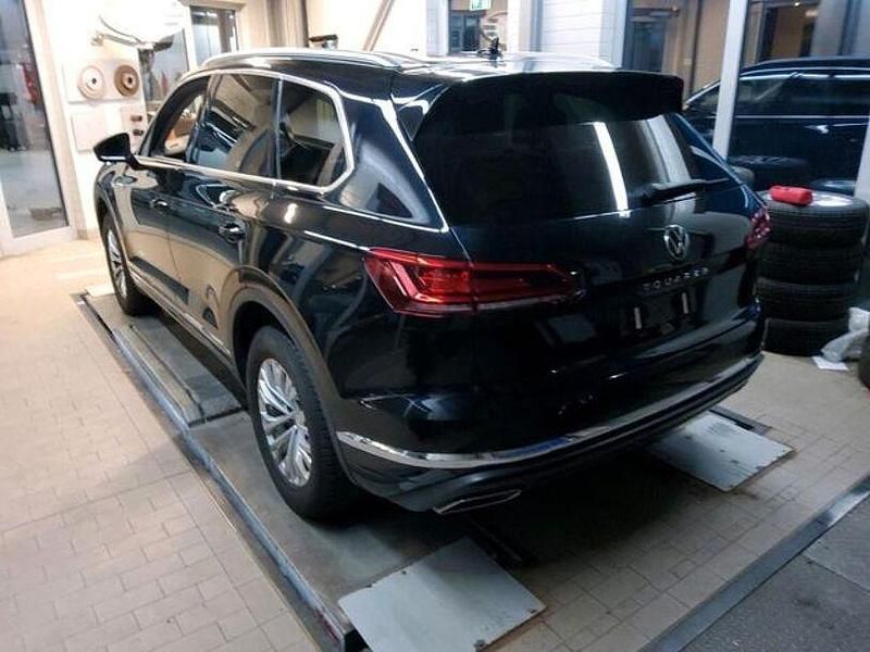 Gebraucht VW Touareg Elegance 231 PS (169 kW) 2021 Schwarz SUV