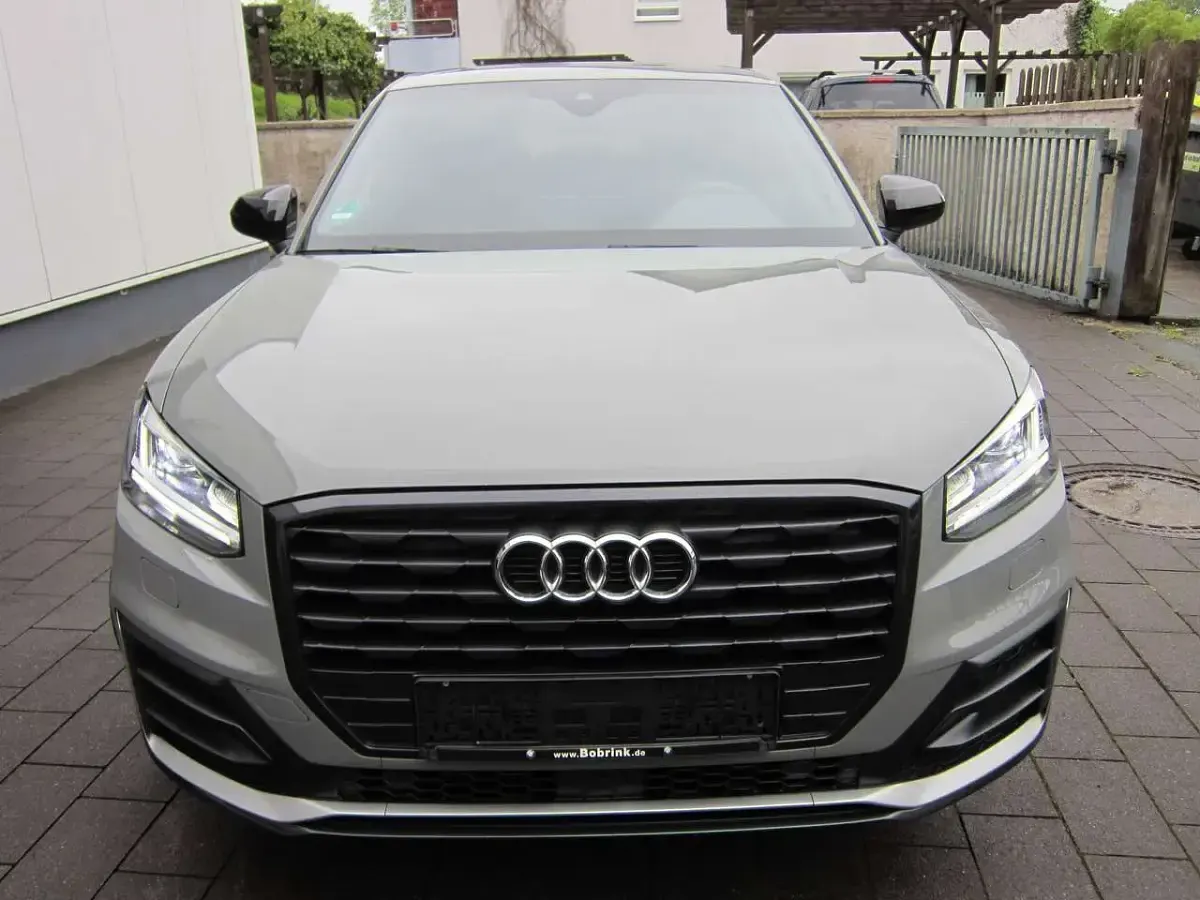 Gebraucht Audi Q2 Design 150 PS (110 kW) 2017 Quantumgrau SUV