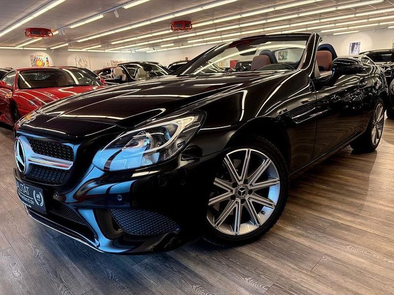 Gebraucht Mercedes SLC200 184 PS (135 kW) 2017 Schwarz Cabrio