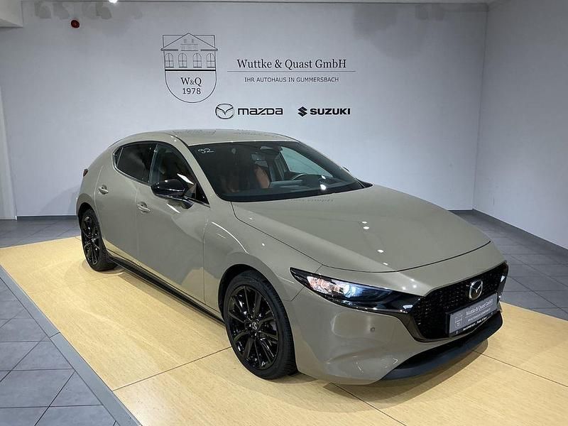 Grün Gebraucht 2024 Mazda 3 Nagisa Limousine | 26.950 € (Etwas zu teuer) - Bild 1/4
