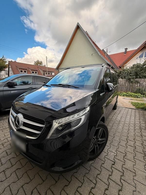 Schwarz Gebraucht 2016 Mercedes V250 Van / Kleinbus | 27.000 € (Superpreis) - Bild 1/4