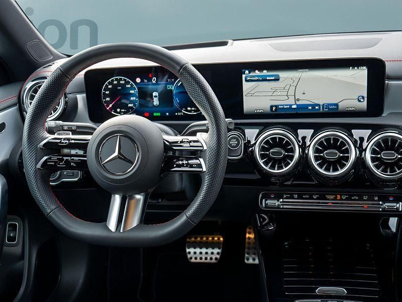 Gebraucht Mercedes CLA250e 218 PS (160 kW) 2025 Silber Limousine