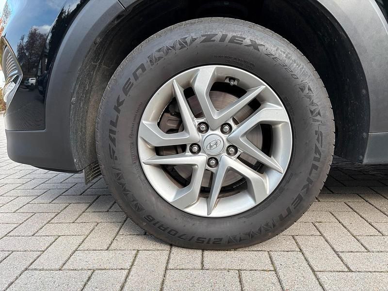 Gebraucht Hyundai Tucson 116 PS (85 kW) 2016 Schwarz SUV