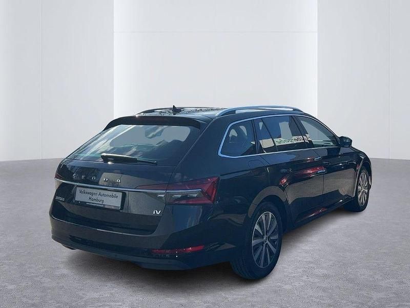 Gebraucht Skoda Superb Style 218 PS (160 kW) 2023 Blackmagic perleffekt Kombi