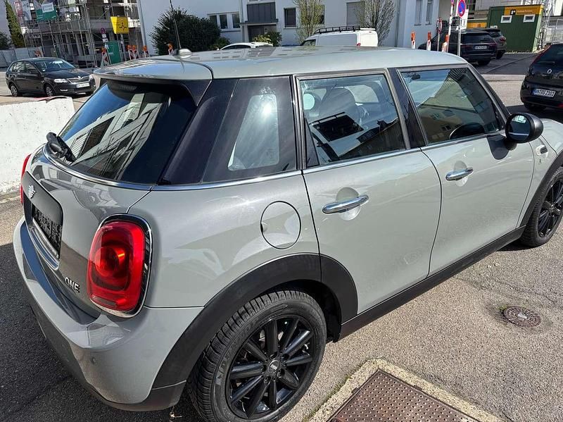 Gebraucht Mini ONE 75 PS (55 kW) 2019 Grau Kleinwagen