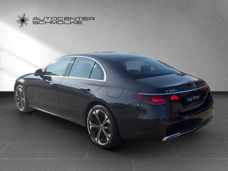 Gebraucht Mercedes E300 Avantgarde 204 PS (150 kW) 2025 Lack graphitgrau (metallic) Limousine