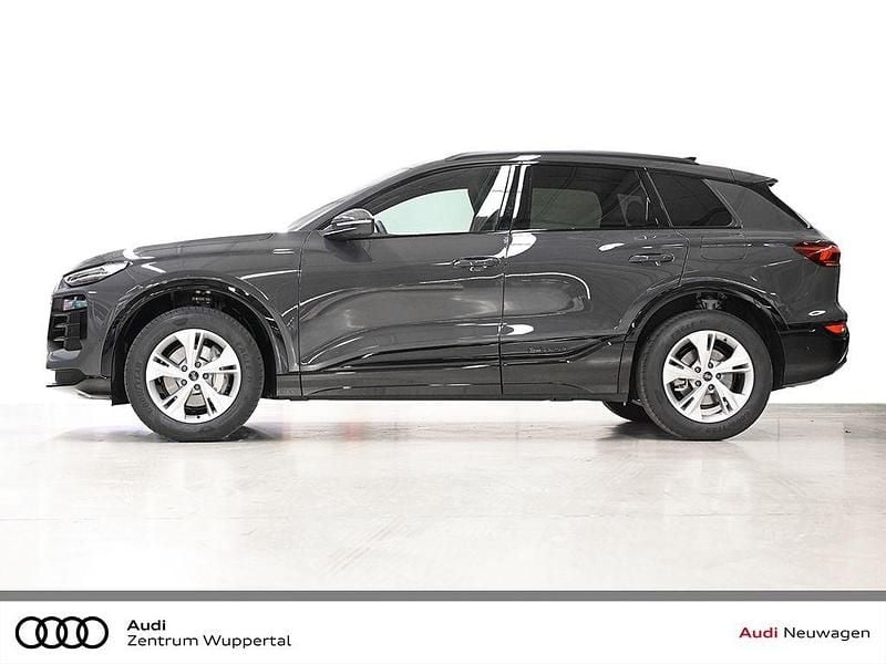 Neu Audi Q6 e-tron Sport 185 kW (252 PS) 2026 Grau SUV