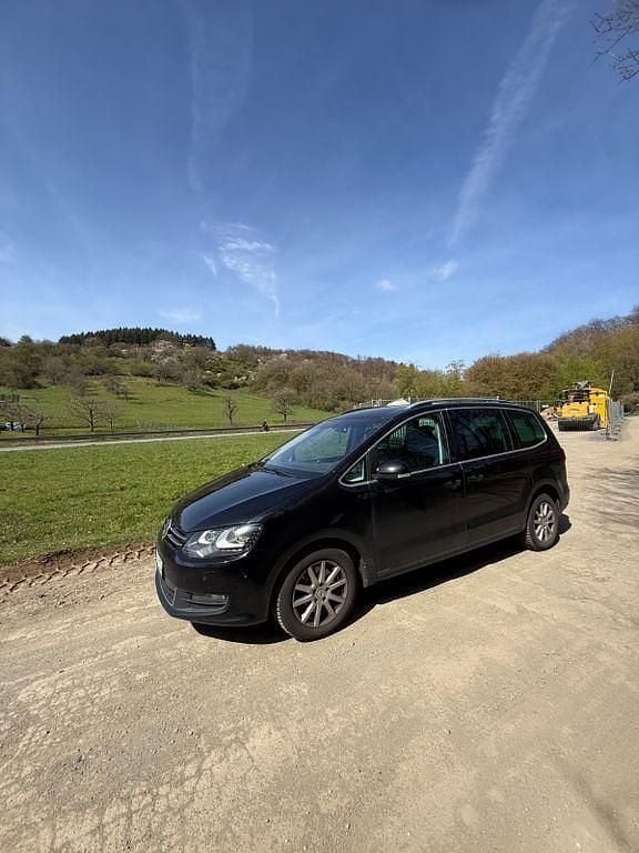 Second-hand VW Sharan Join 184 CP (135 kW) 2017 Negru Monovolum