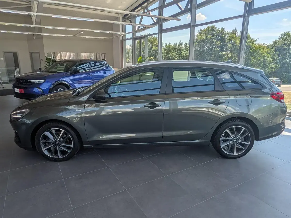 Gebraucht Hyundai i30 Trend 160 PS (117 kW) 2024 Grau Kombi