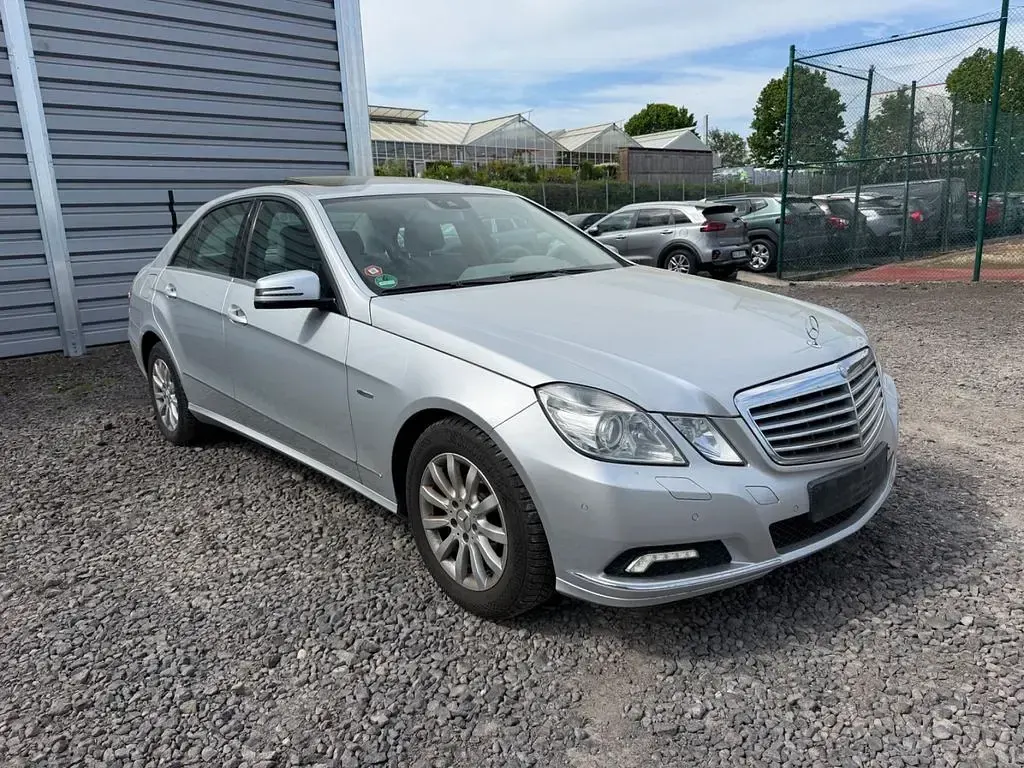 Gebraucht Mercedes E350 292 PS (214 kW) 2009 Silber Limousine